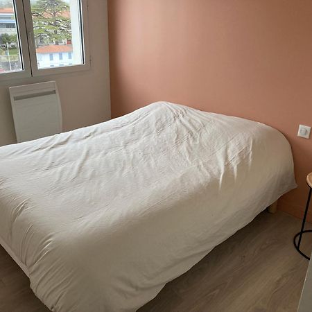 באיון Appartement T3 Classe 3 Etoiles מראה חיצוני תמונה
